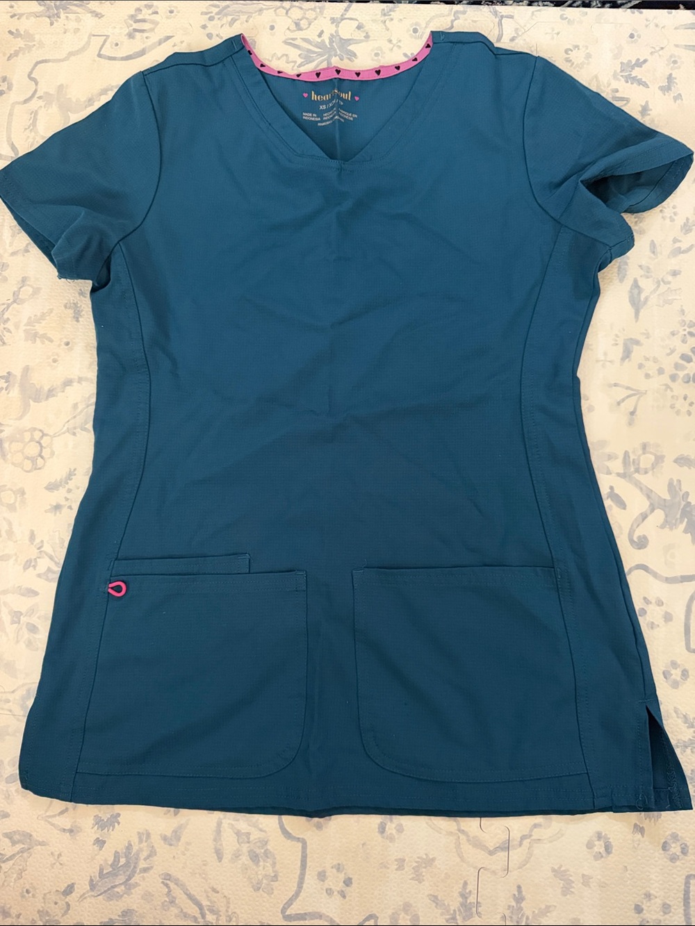 HeartSoul Teal V-Neck Scrub Top with Pink Trim and matching scrub pants XS